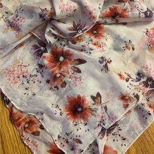 H&M Delicate Floral Scarf in Soft Pink